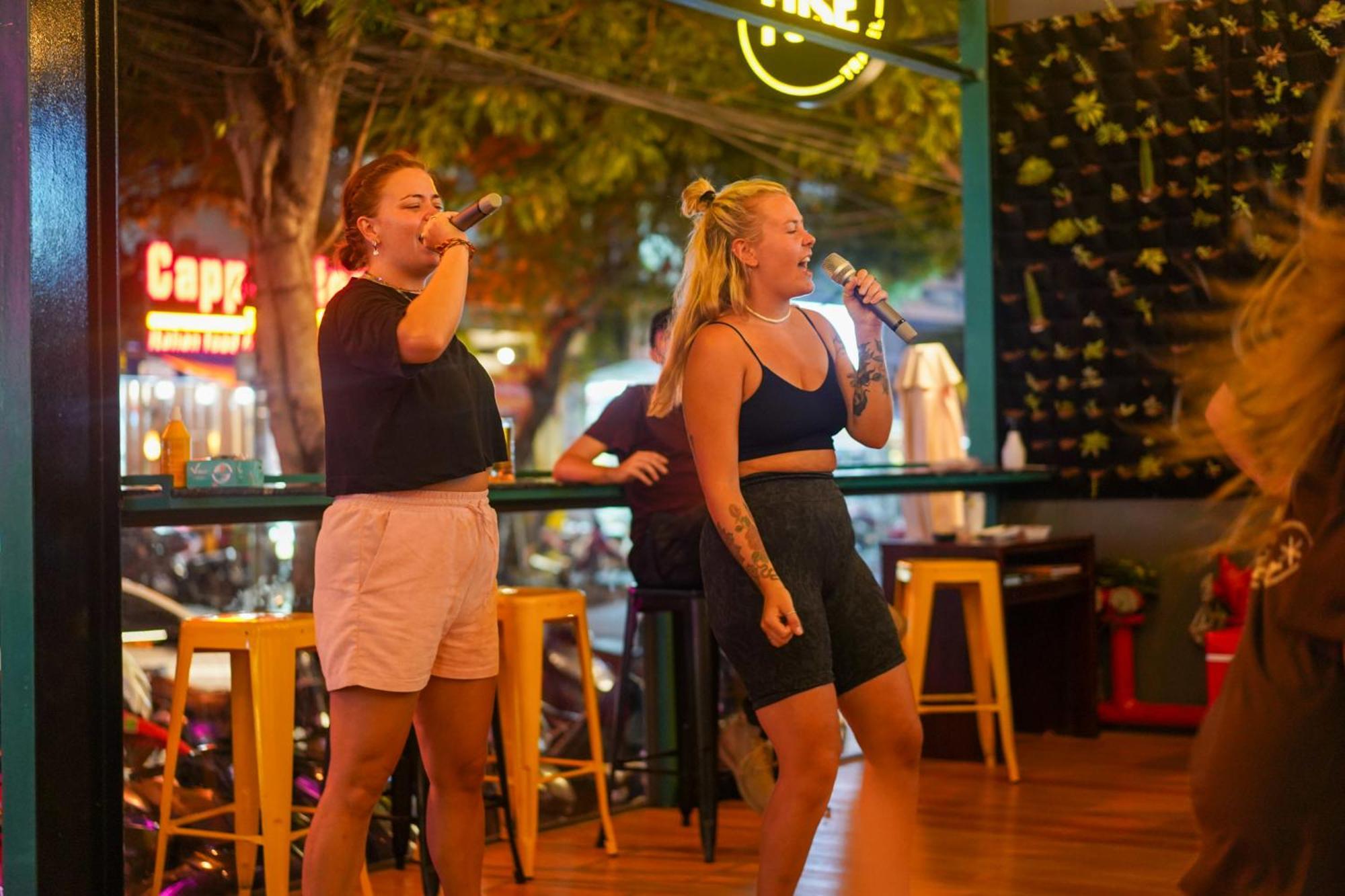 Fuse Nha Trang Hostel Buitenkant foto